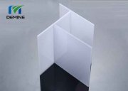 PC板和亚克力板哪一个更强？